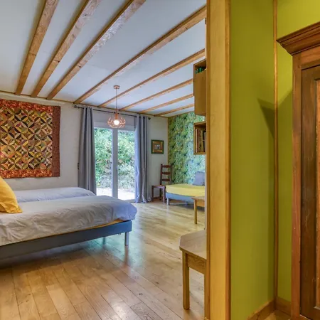 D'hotes Cans A Bed & Breakfast
