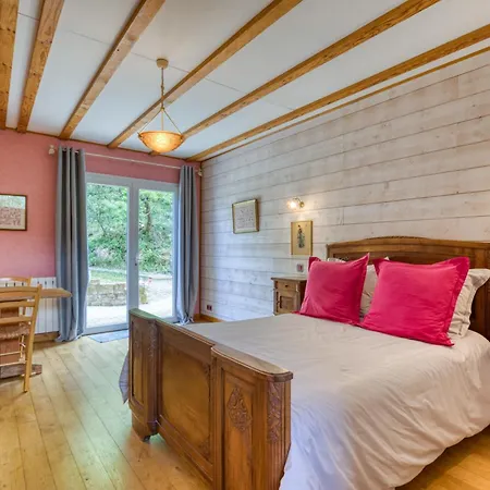D'hotes Cans A Bed & Breakfast